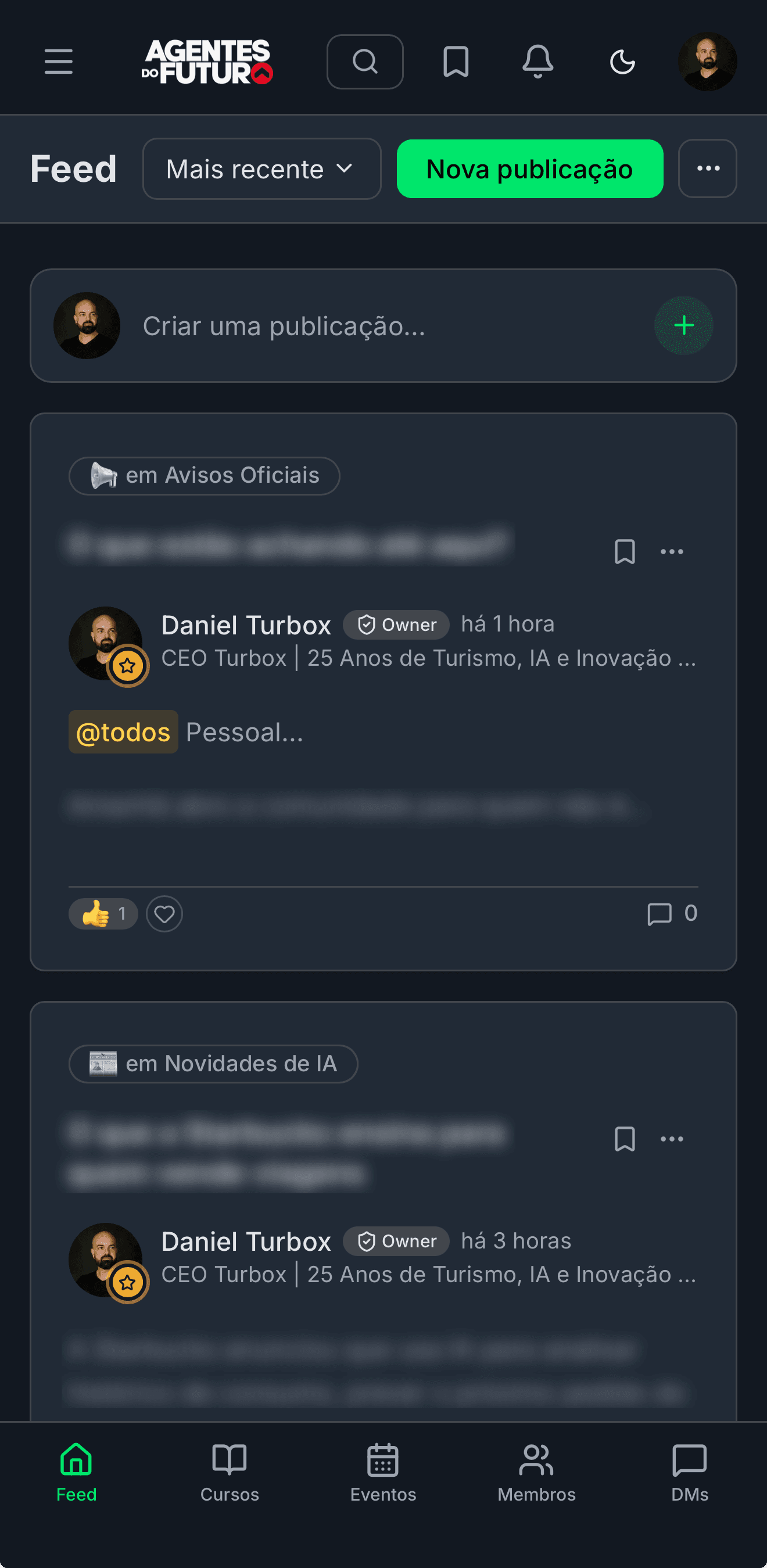 App Agentes do Futuro no iPhone — Feed com posts do Daniel Turbox, comunidade ativa